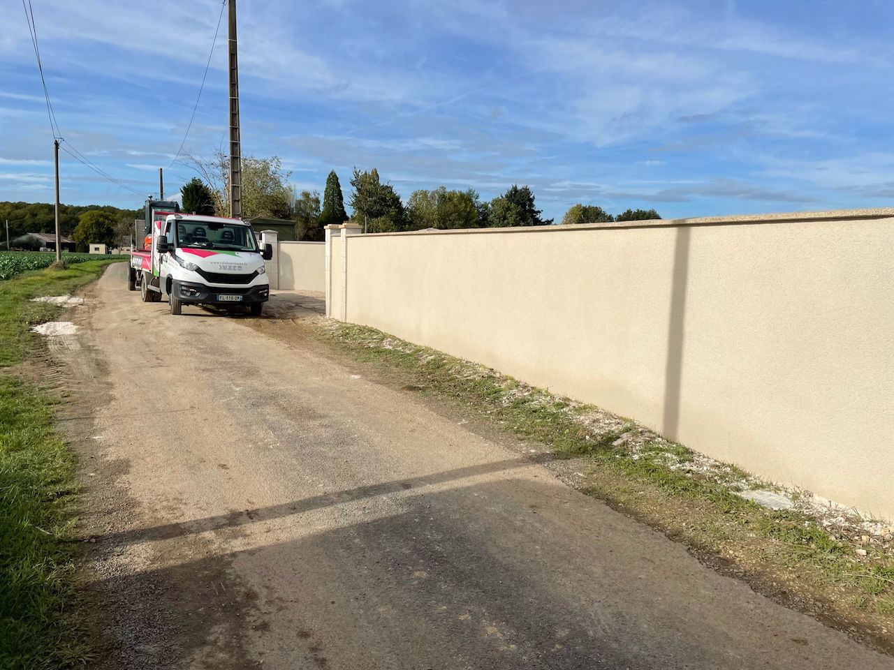 Mur d'enclos et enduits traditionnels à la chaux | cdabatiment.fr